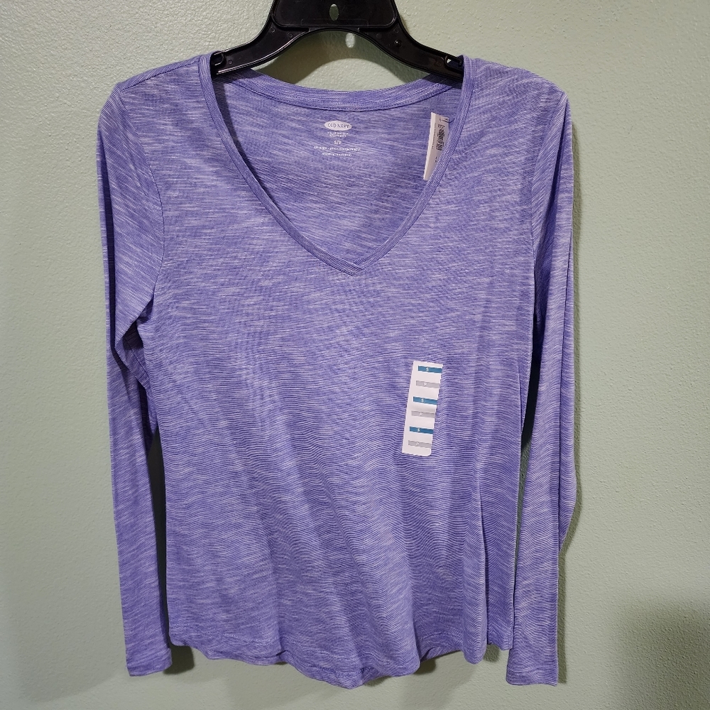 ❗️NWT❗️Women's Long Sleeve Relaxed V-Neck Light Blue Striped Tshirt Size Small